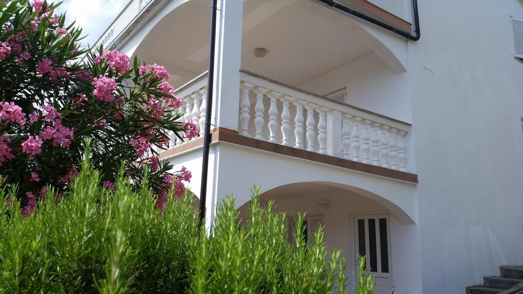Apartmani Novosel Šilo Kültér fotó