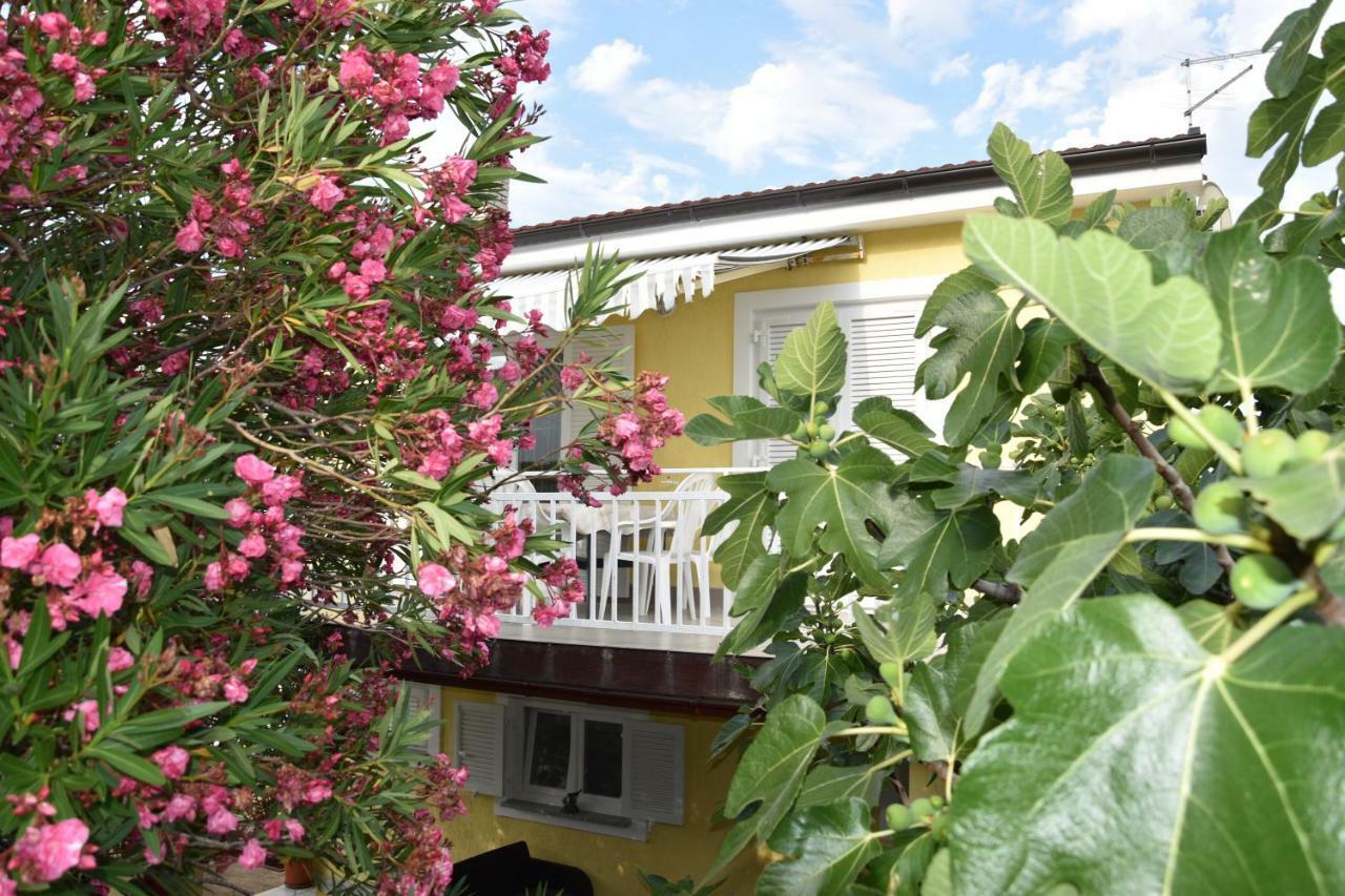 Apartmani Novosel Šilo Kültér fotó