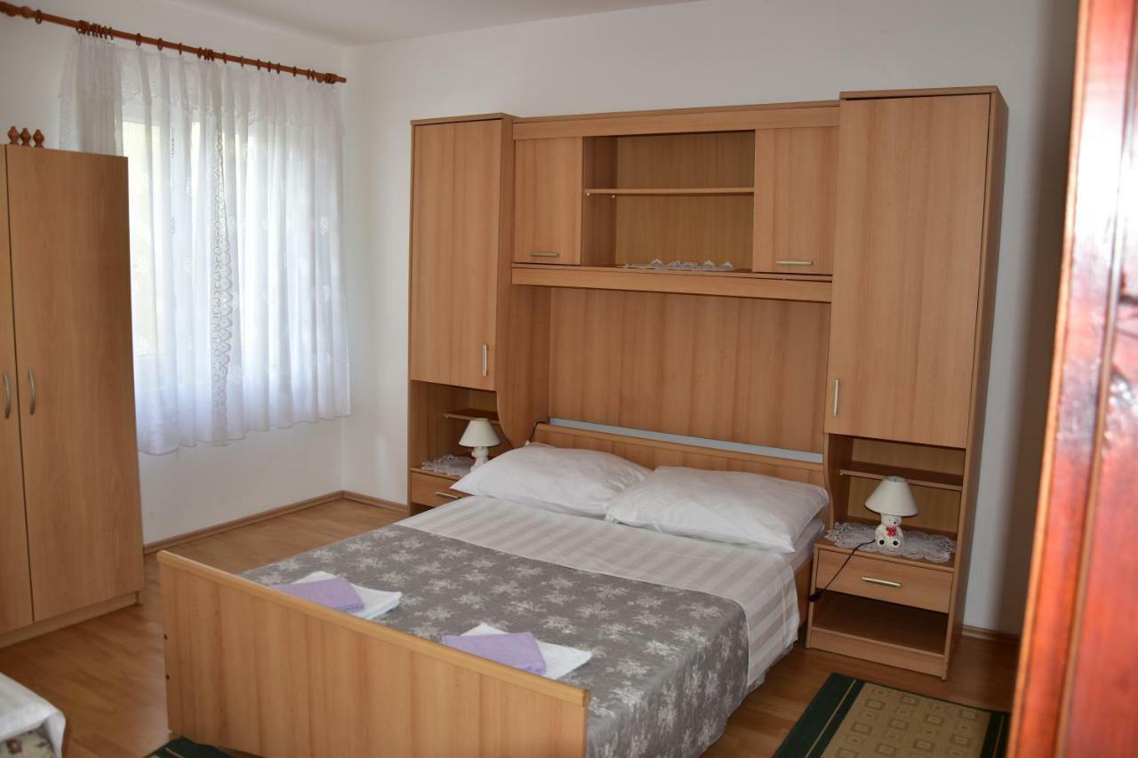 Apartmani Novosel Šilo Kültér fotó