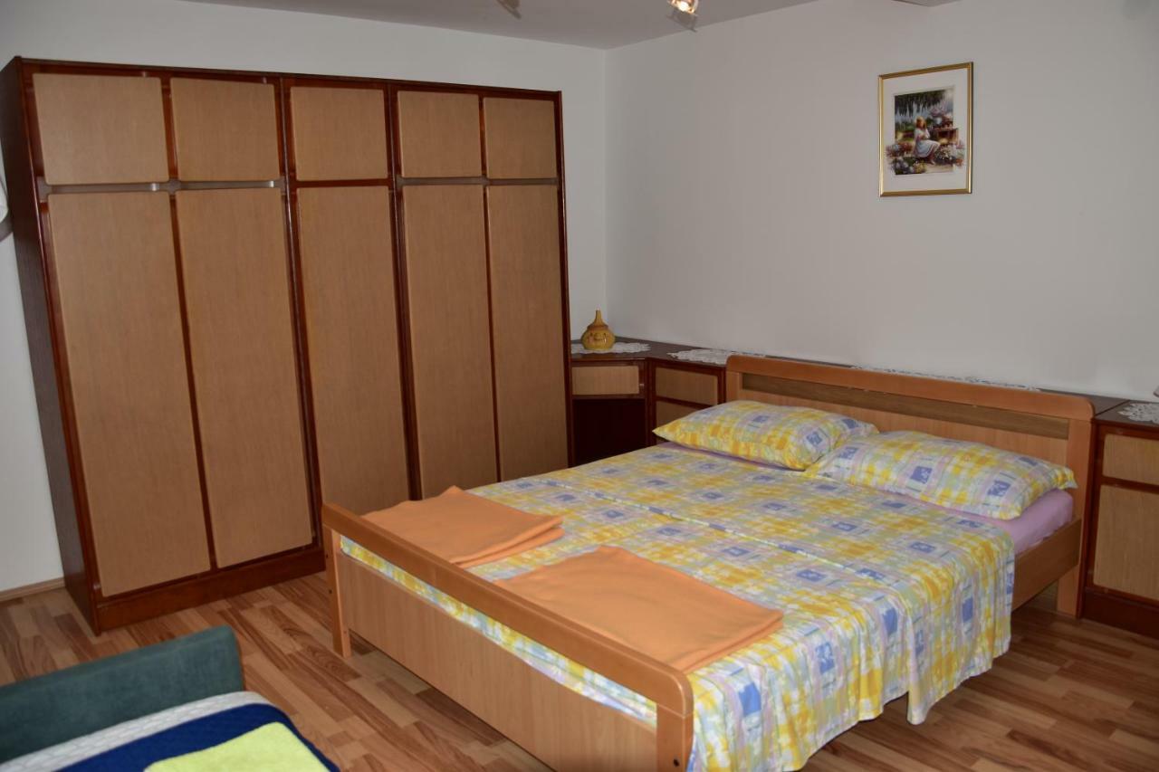 Apartmani Novosel Šilo Kültér fotó
