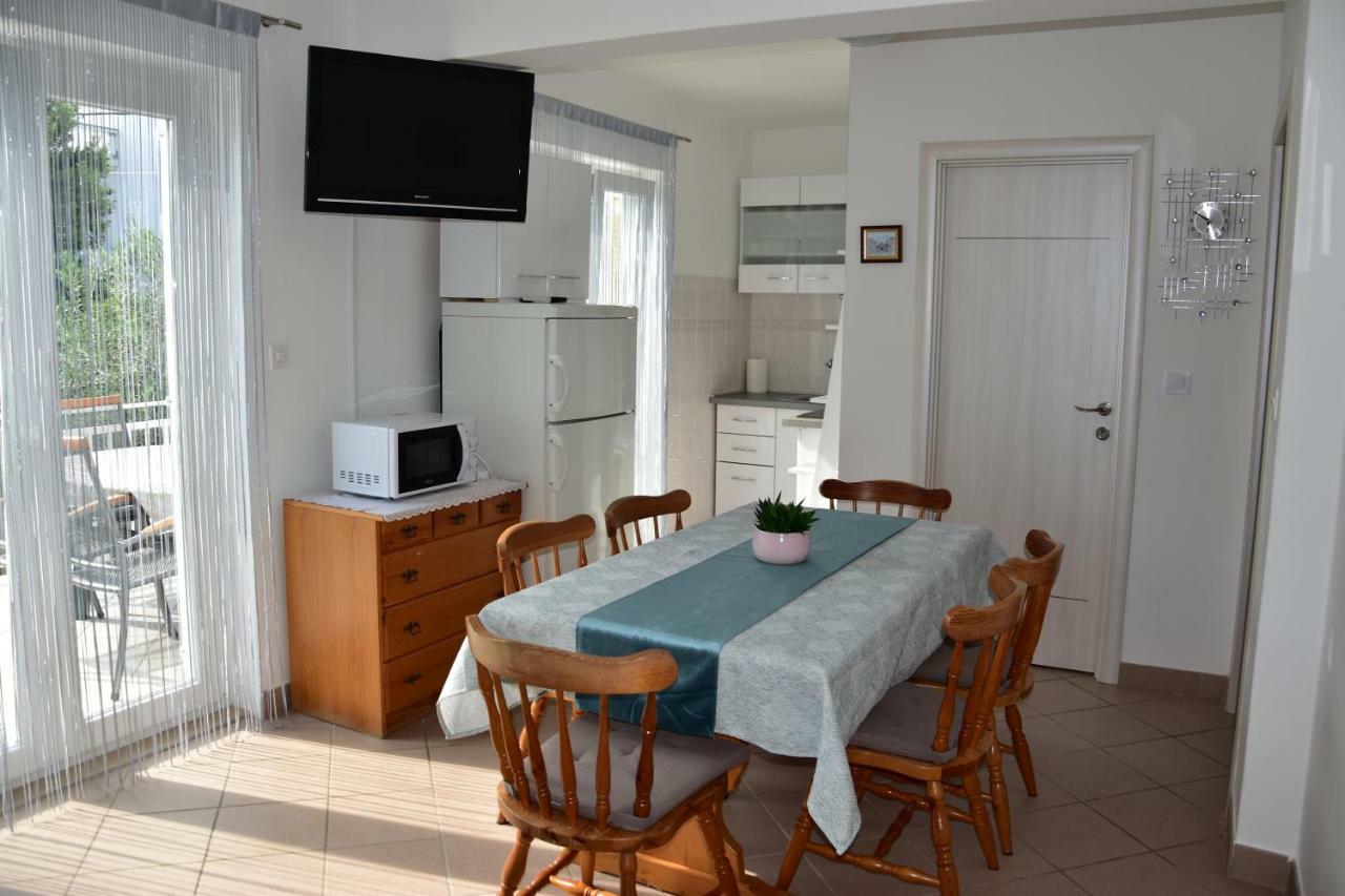 Apartmani Novosel Šilo Kültér fotó