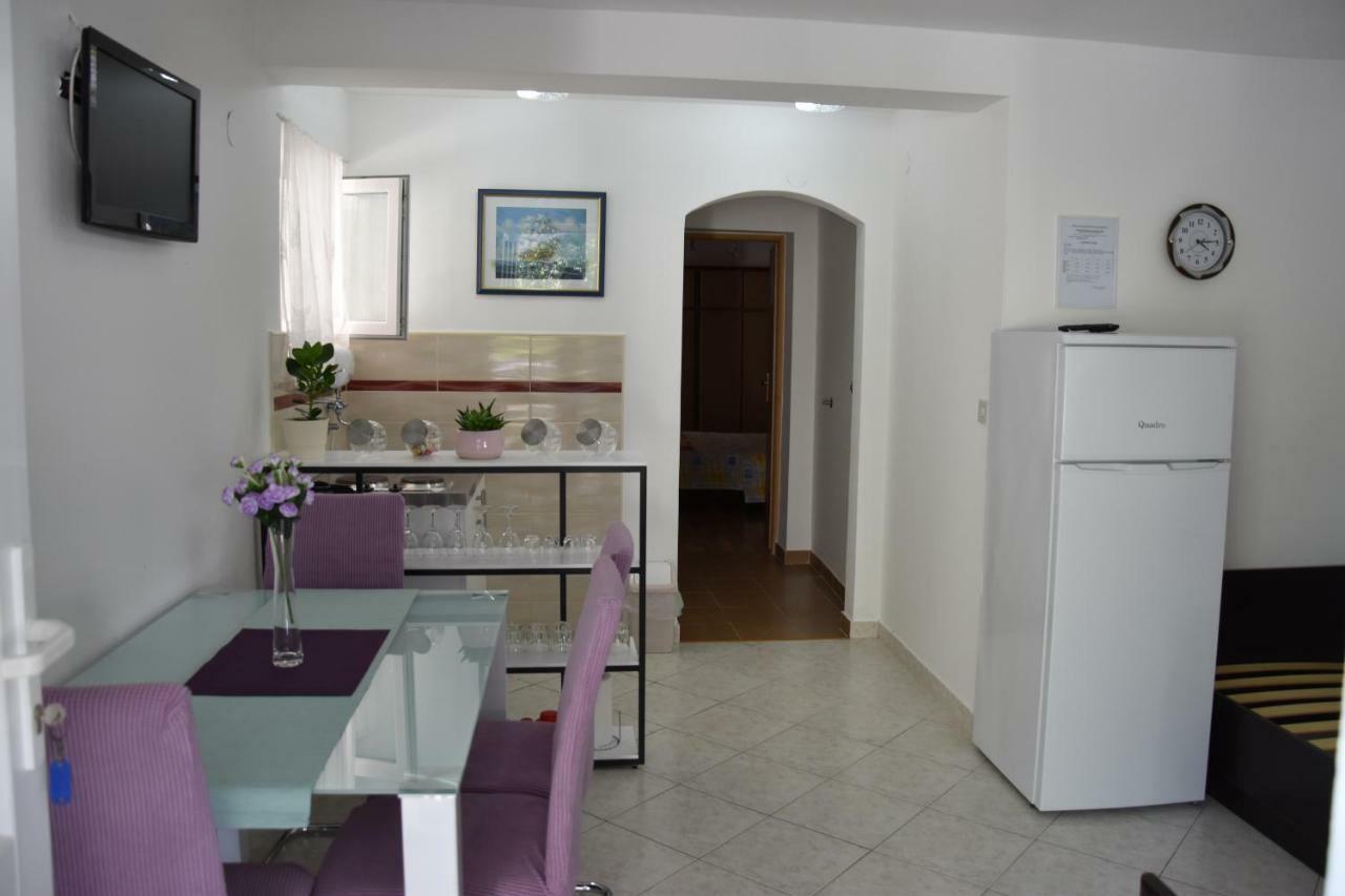 Apartmani Novosel Šilo Kültér fotó